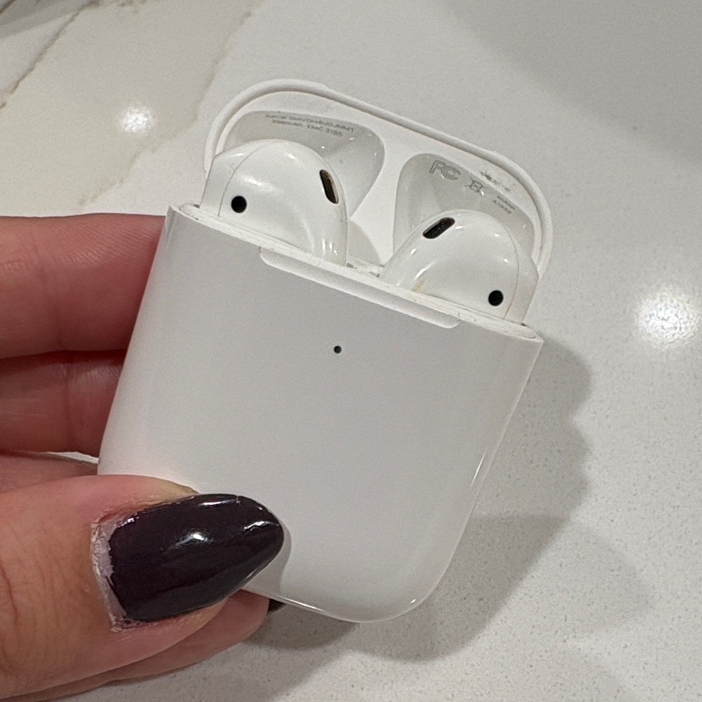 Apple Wireless Earbuds with White Charging Case